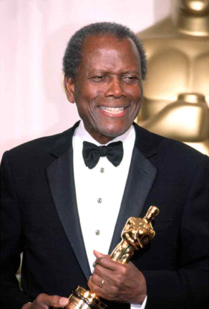 Mshindi wa kwanza Mweusi tuzo za Oscar, Sidney Poitier afariki dunia