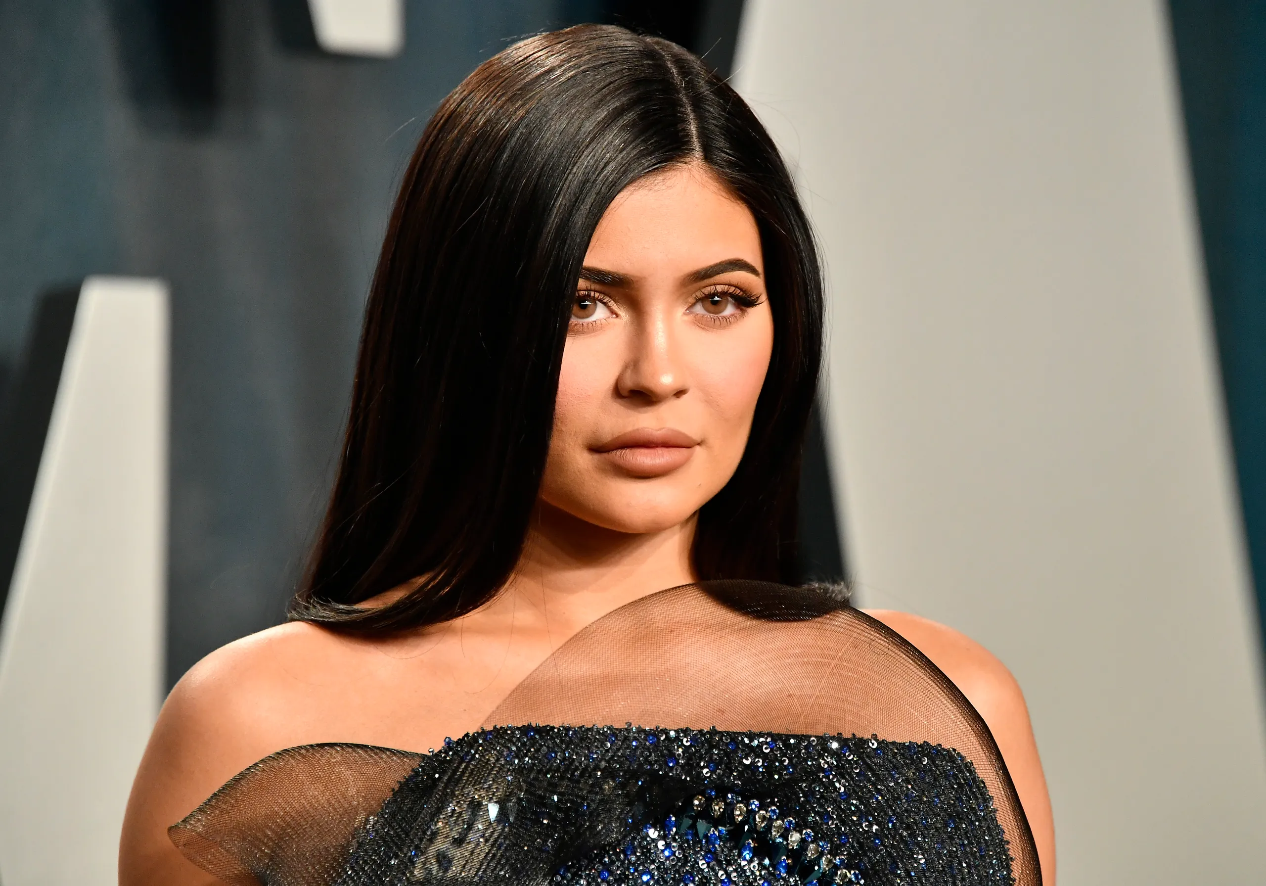 Kylie Jenner ajutia kufanya Surgery