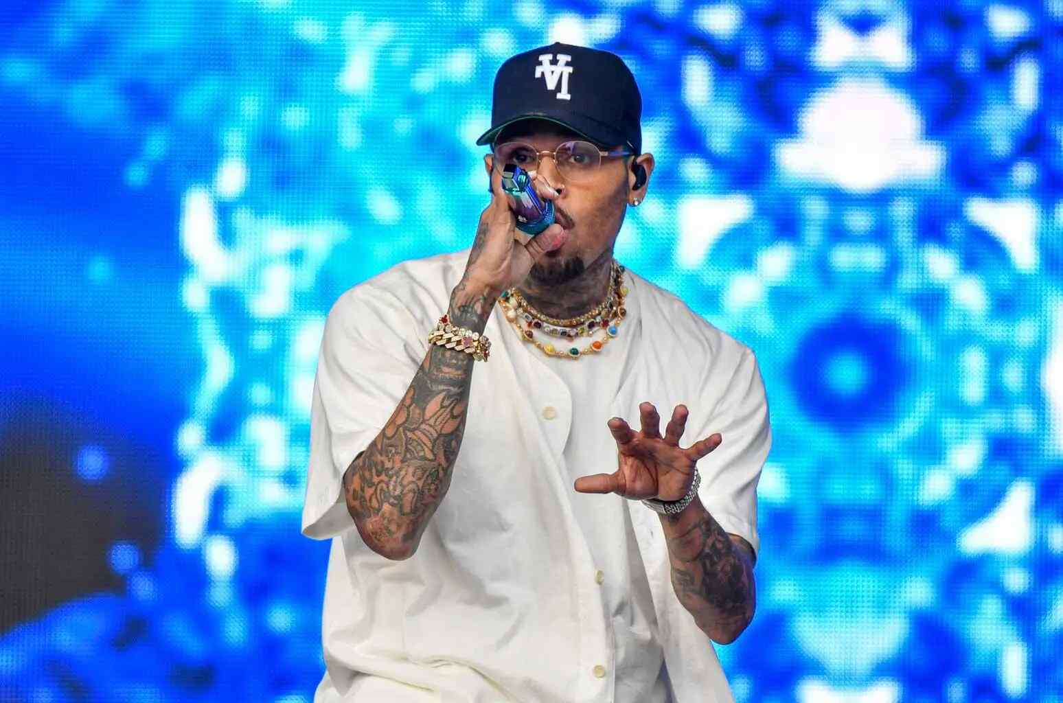 Zaidi ya ngoma 15,000 za Chris Brown zipo kwenye kibubu