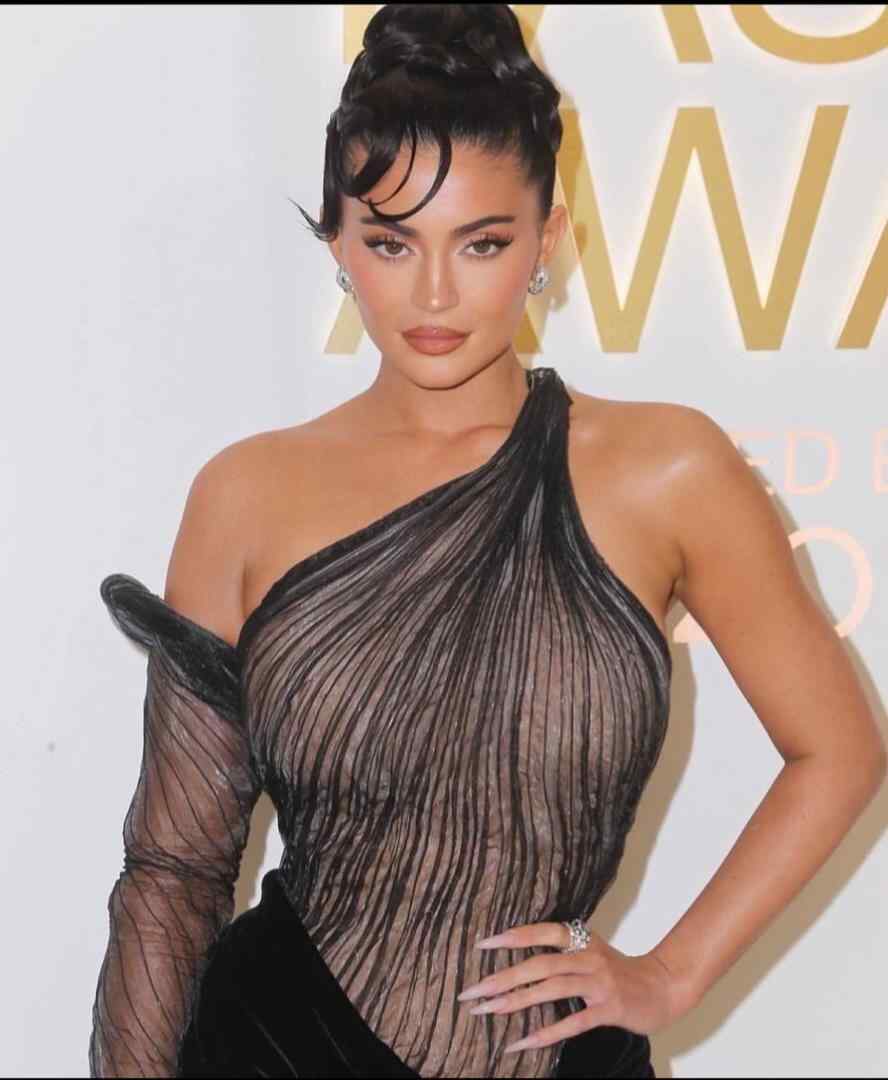 Kylie Jenner apoteza mashabiki kwa kuiunga mkono Israel