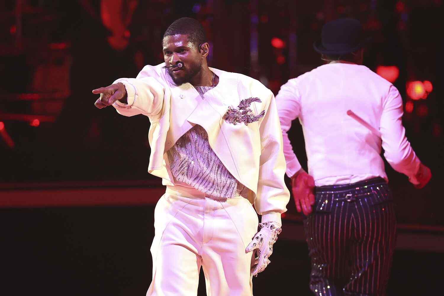 Usher aweka rekodi super bowl show