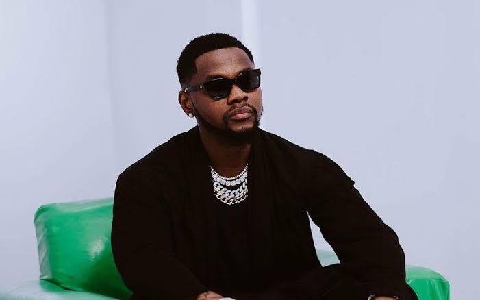 Kizz Daniel awatolea uvivu wanaomsema mkewe