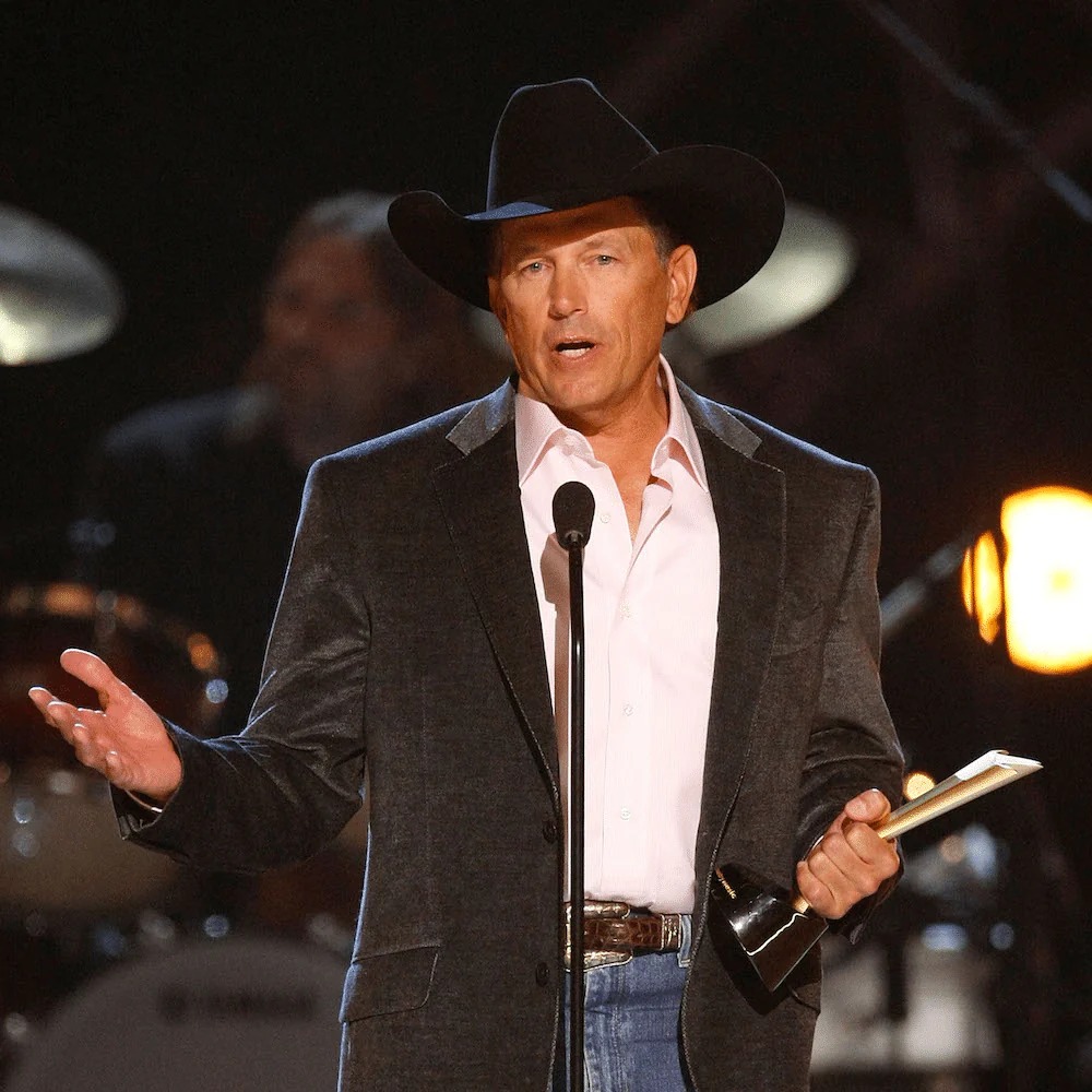 Mwanamuziki George Strait avunja rekodi