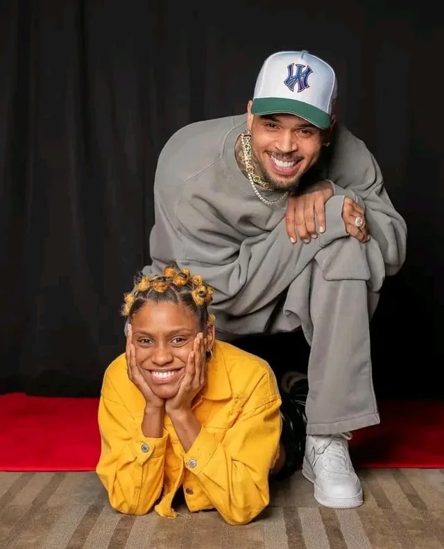 Chris Brown aikataa pesa ya shabiki