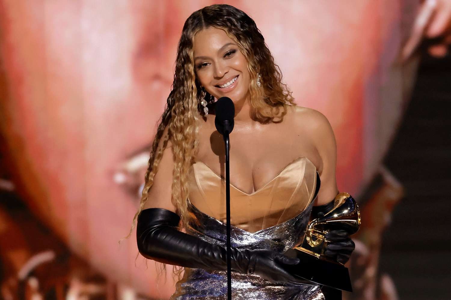 Beyonce aziteka tuzo za Grammy