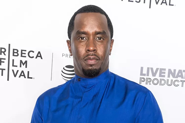 Diddy Kuvaa Mavazi Ya Kiraia Wakati Wa Kesi Kusikilizwa