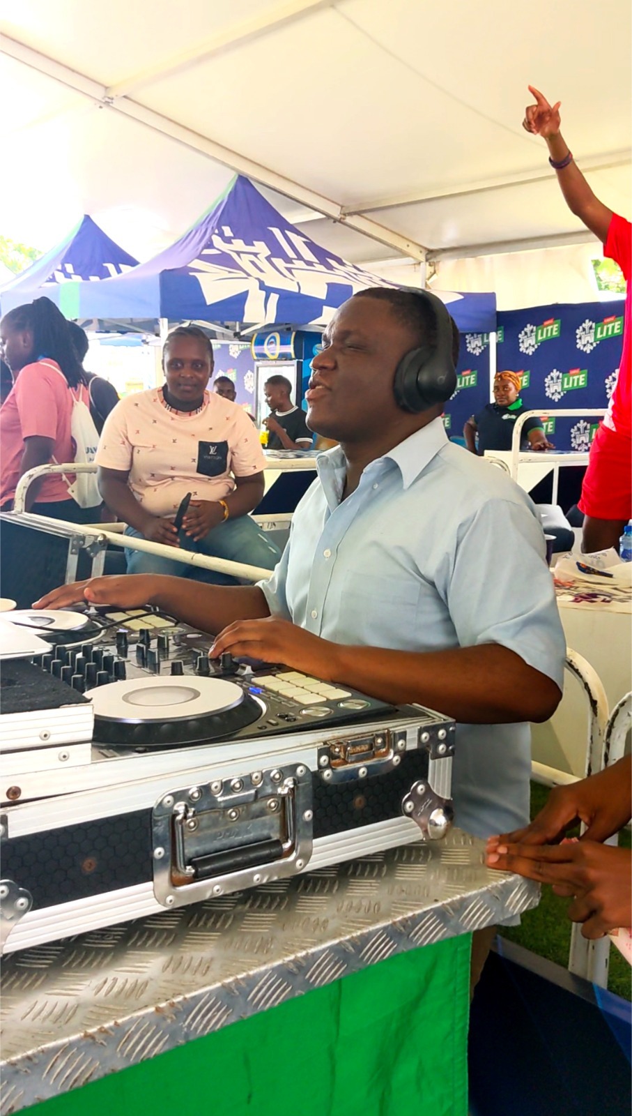 Dj Asiyeona Anavyokimbiza Kwenye Matamasha Bongo