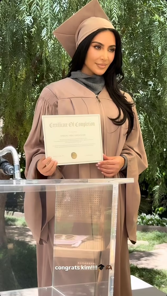 Kim Kardashian Sasa Ni Mwanasheria Rasmi
