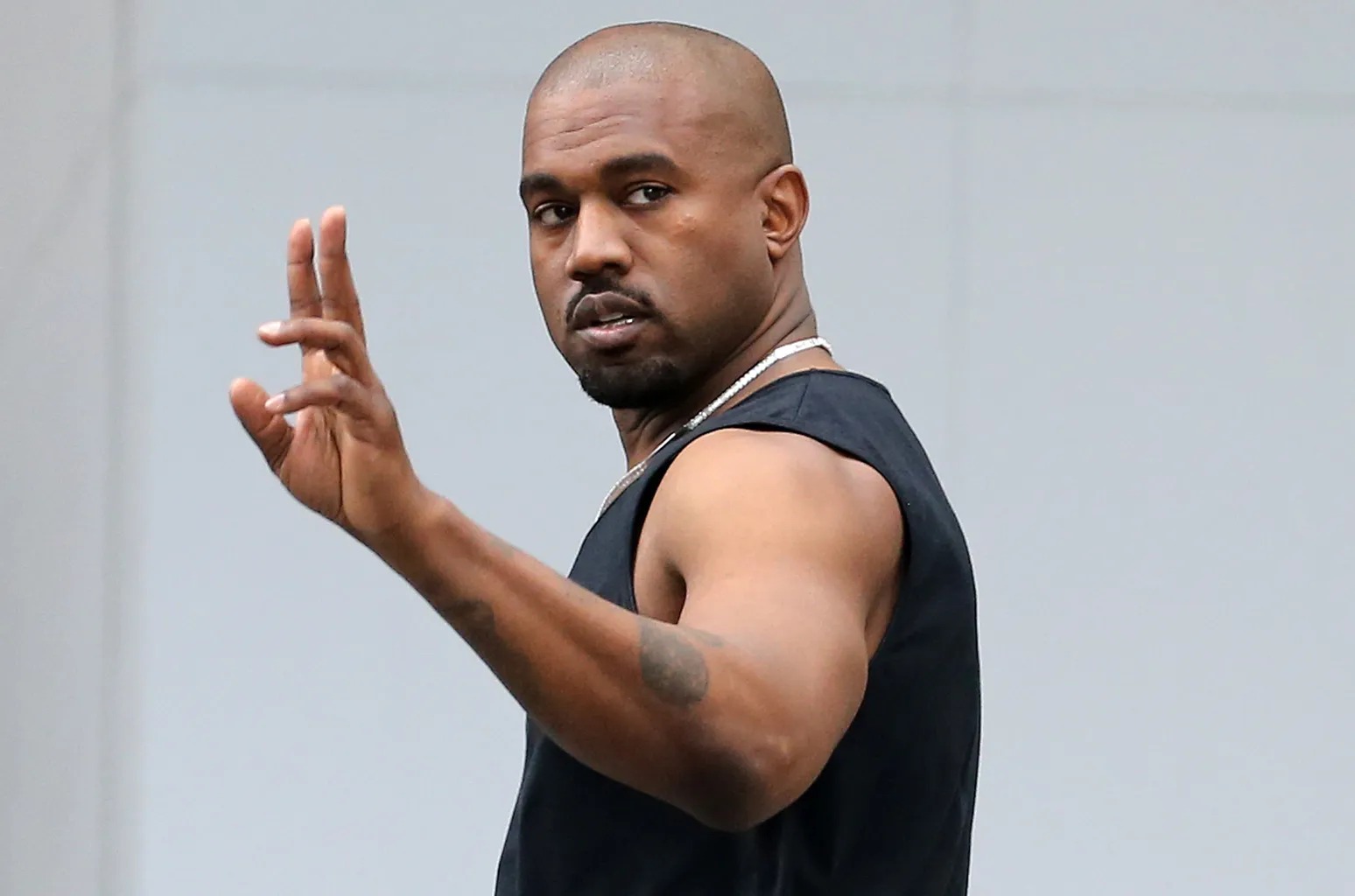 Kanye West Azuiwa Kuingia Australia Kisa Wimbo