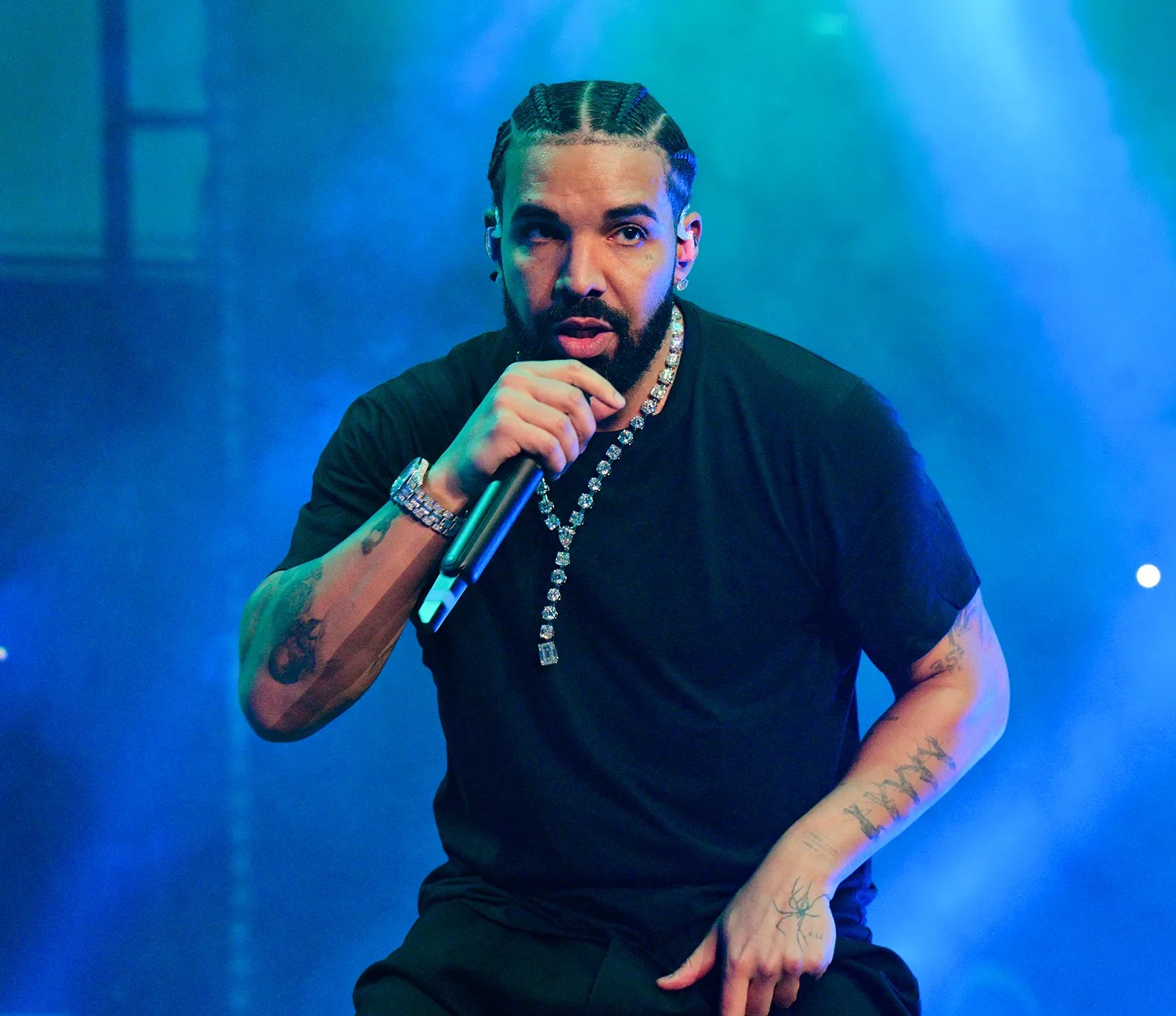 Drake Aweka Rekodi Billboard