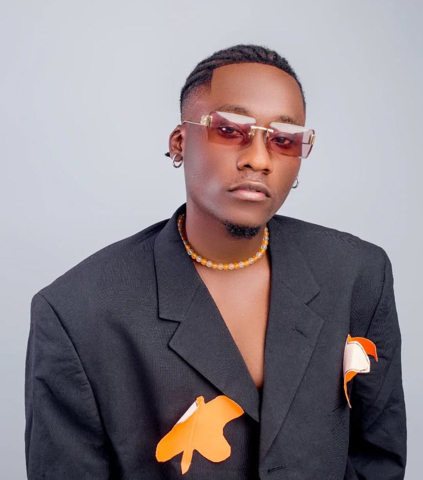 Mfahamu Mike ambaye sauti yake inatamba kwenye Kombolela
